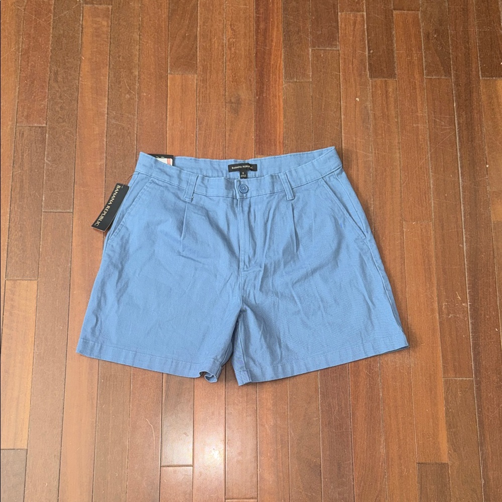 Women’s Banana Republic Light Blue Women’s Pleat Front Shorts